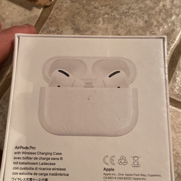 Brand new air pod pro gen 3s - Picture 2 of 3